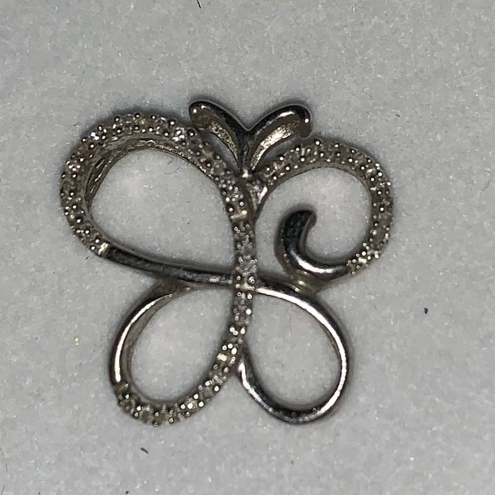 925 Sterling Silver Bedazzled Butterfly Dainty Sparkly Necklace Charm - Picture 1 of 5